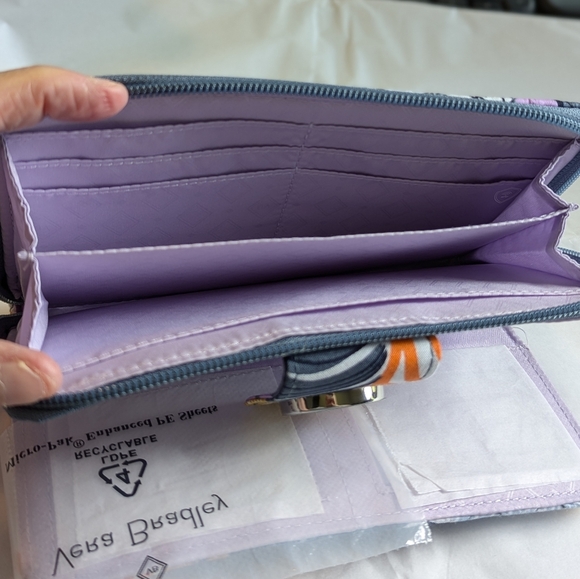 NWT VERA BRADLEY Turnlock RFID Wallet Palm Floral - Picture 4 of 6